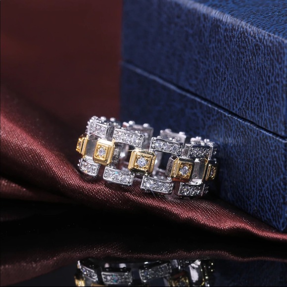 *NEW* Two Tone Diamond Beautiful Ring - Picture 4 of 7